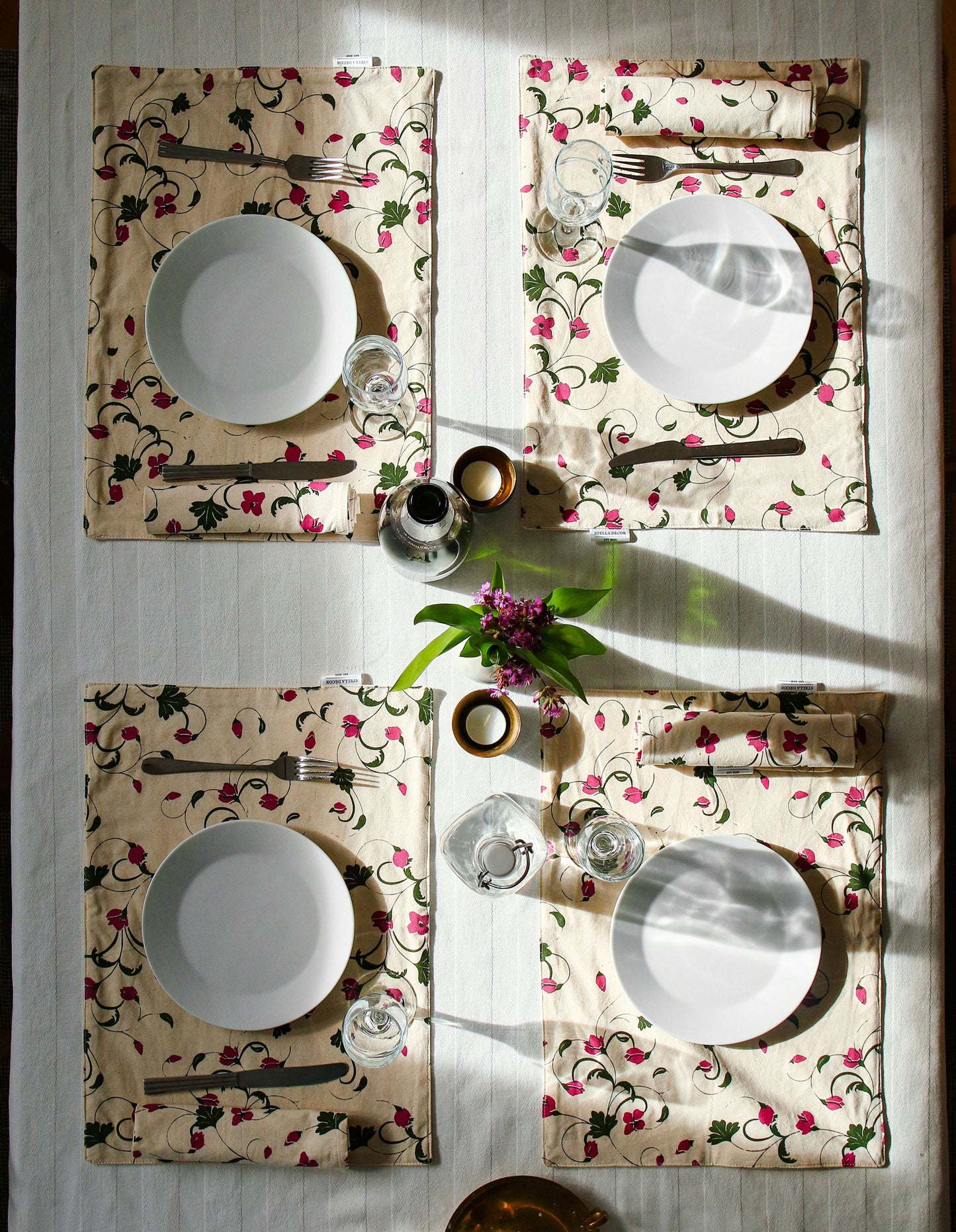 Flower Place Mat - Dark Green/Magenta - Organic White