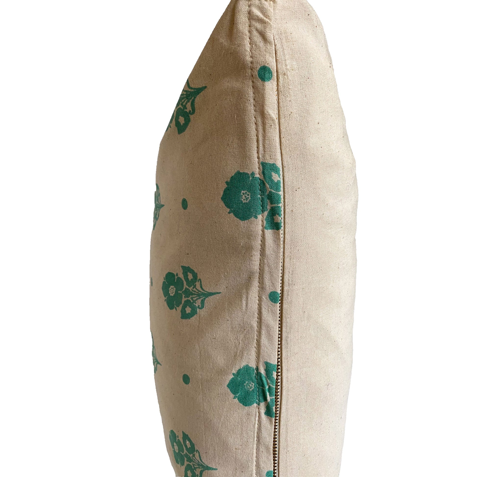 Stella Decor cushion cover side with design periwinkle flower in size 50x50 cm in color turquoise