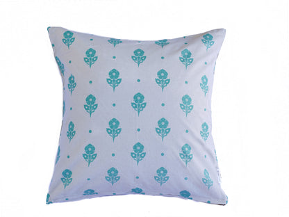 Stella Decor cushion cover with design periwinkle flower in size 50x50 cm in color turquoise